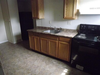 54 Hackett Blvd unit 2nd floor rear, Albany, NY 12209 - photo 2