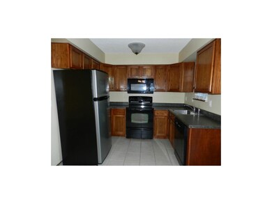 Kitchen w/ Updated Cabinets, appliances, Counters-