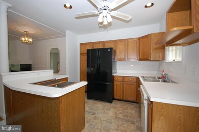 86 Victoria Square, Frederick, MD 21702 - photo 4