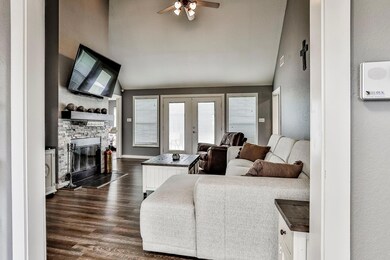 509 Green Meadow Dr, Boyd, TX 76023 - photo 6