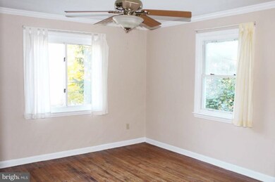 5869 Blaine Dr, Alexandria, VA 22303 - photo 6