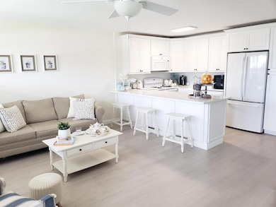 335 Camden N, West Palm Beach, FL 33417 - photo 7