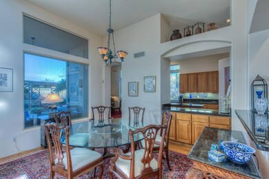 008_Dining Area
