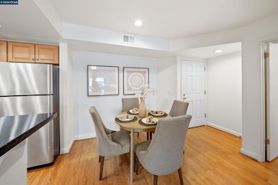 2530 Oak Rd unit 303, Walnut Creek, CA 94597 - photo 3