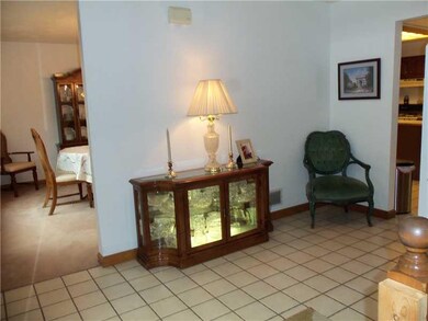 Entry/Foyer.