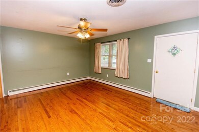 2615 E Broad St, Statesville, NC 28625 - photo 3
