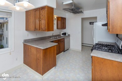 8070 Giddeon Cir unit 8, Anchorage, AK 99504 - photo 5