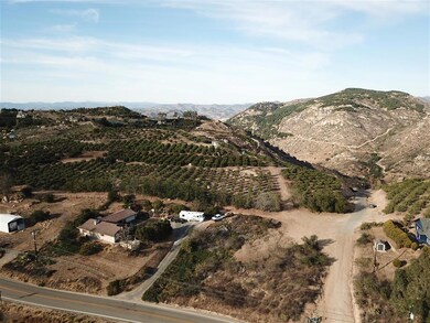 9076 W Lilac Rd, Escondido, CA 92026 - photo 2