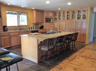 22280 Calgary Ln, Bend, OR 97702 - photo 2