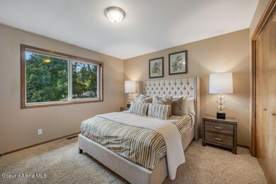 8700 N Maple Primary Bedroom