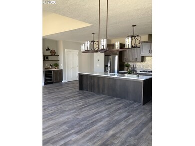 154 NW Canyon Creek Dr, McMinnville, OR 97128 - photo 7