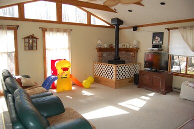 146 Rodeo Dr, Hawley, PA 18428 - photo 3