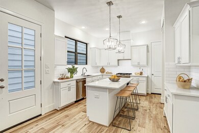 803-F Fisher St, Houston, TX 77018 - photo 6