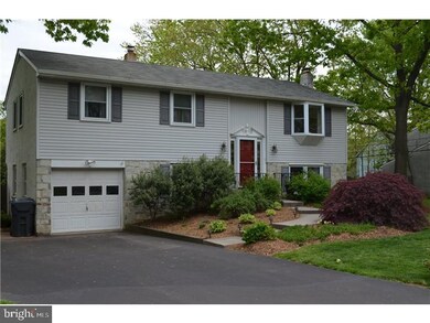 557 Hillside Dr, Lansdale, PA 19446 - photo 2