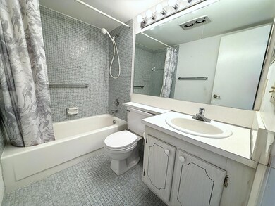 2002 Ellesmere A unit 2002, Deerfield Beach, FL 33442 - photo 2