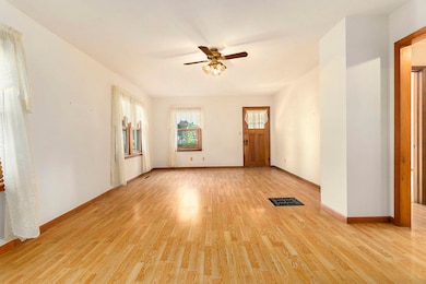 006_711_w_hanover_st_marshall_mi_49068-2