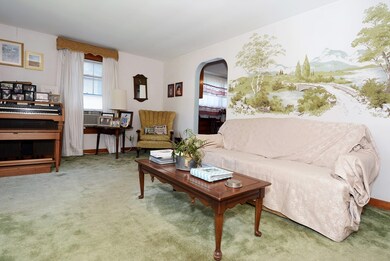 37 Tuttle St, Saugus, MA 01906 - photo 2