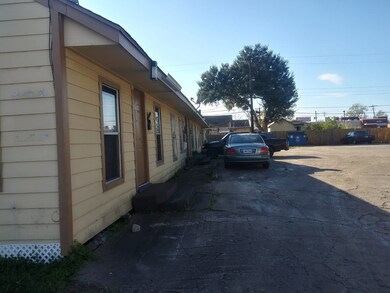 1026 Kansas St, Rosenberg, TX 77471 - photo 6