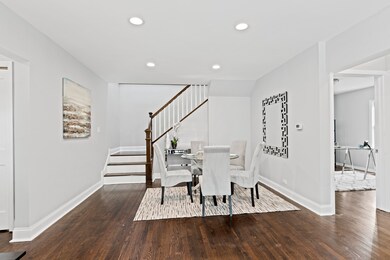 339 N Emroy Ave, Elmhurst, IL 60126 - photo 2