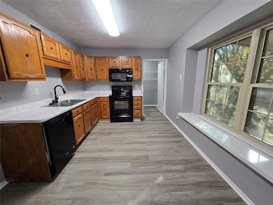 5216 Kemp Dr, Arlington, TX 76018 - photo 6