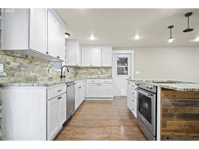 13644 Agate Rd, Eagle Point, OR 97524 - photo 7