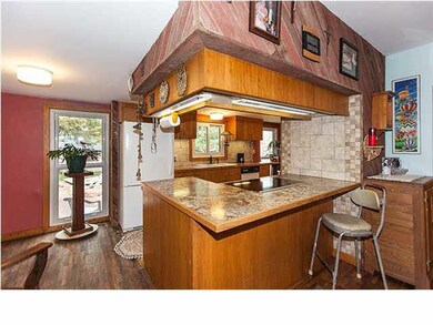 Breakfast bar in the kitchen