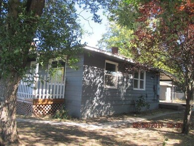 1035 Mitchell St, Klamath Falls, OR 97601 - photo 3