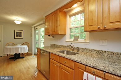 9509 Dawnblush Ct, Columbia, MD 21045 - photo 7