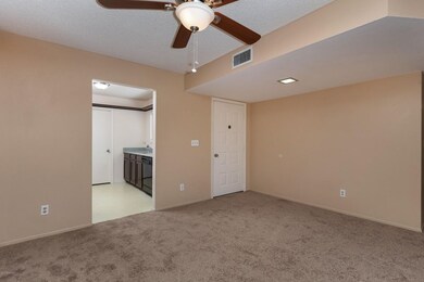 3034_W_Redfield_Rd_02
