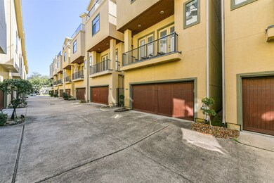 790 Nicholson St, Houston, TX 77007 - photo 2