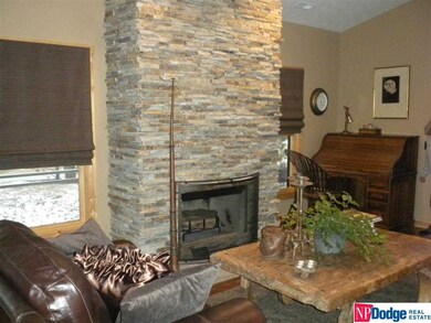 1607 Beaver Lake Blvd, Plattsmouth, NE 68048 - photo 4