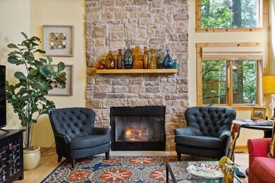 04_4154ChoctawTrail_1_LivingRoom_LowRes