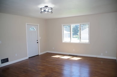 525 N F St, Broken Bow, NE 68822 - photo 2