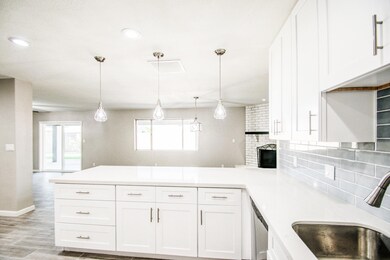 -KITCHEN 4