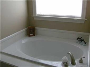 Garden tub!
