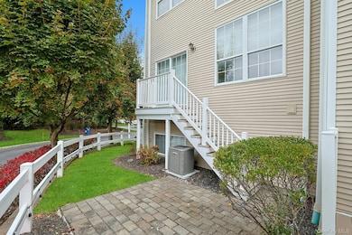 1 Meadow Ln unit 4E, Nanuet, NY 10954 - photo 3