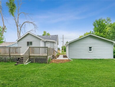 817 N 8th Ave E, Newton, IA 50208 - photo 5