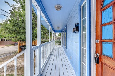 2533 Arlington St, Houston, TX 77008 - photo 2