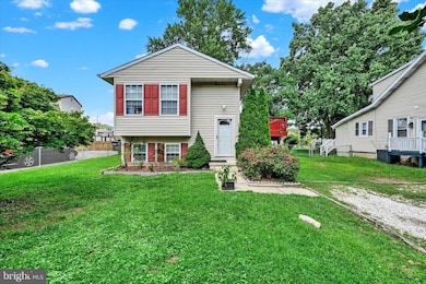 2838 Pennsylvania Ave, Halethorpe, MD 21227 - photo 2