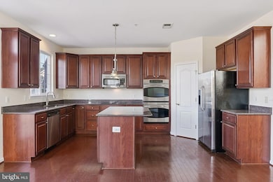 4233 Talmadge Cir, Suitland, MD 20746 - photo 2