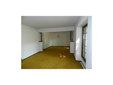 Front Formal Living Room-Faces North