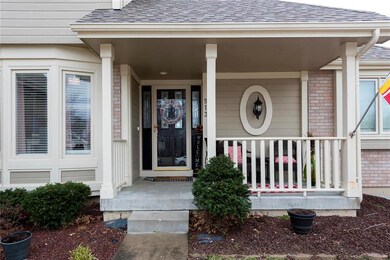 913 SW Georgetown Dr, Lee's Summit, MO 64082 - photo 4