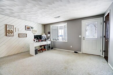 1077 S 400 W, Huntington, IN 46750 - photo 4