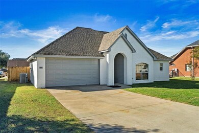 605 Elizabeth Place, Weatherford, TX 76086 - photo 3