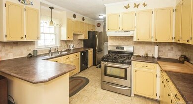Loads of cabinet and countertop space in the kitch