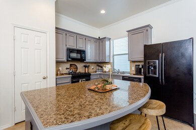 6026 Lynwood Banks Ln, Houston, TX 77092 - photo 5