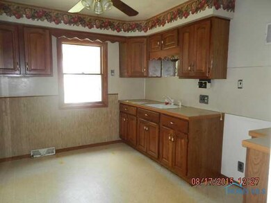 1218 Olson St, Toledo, OH 43612 - photo 4