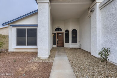 2-121110749-04 Exterior Front Entry