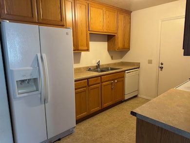 1335 Flume Ct, Yreka, CA 96097 - photo 4