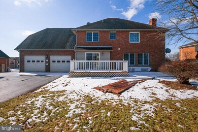 19226 Olde Waterford Rd, Hagerstown, MD 21742 - photo 2